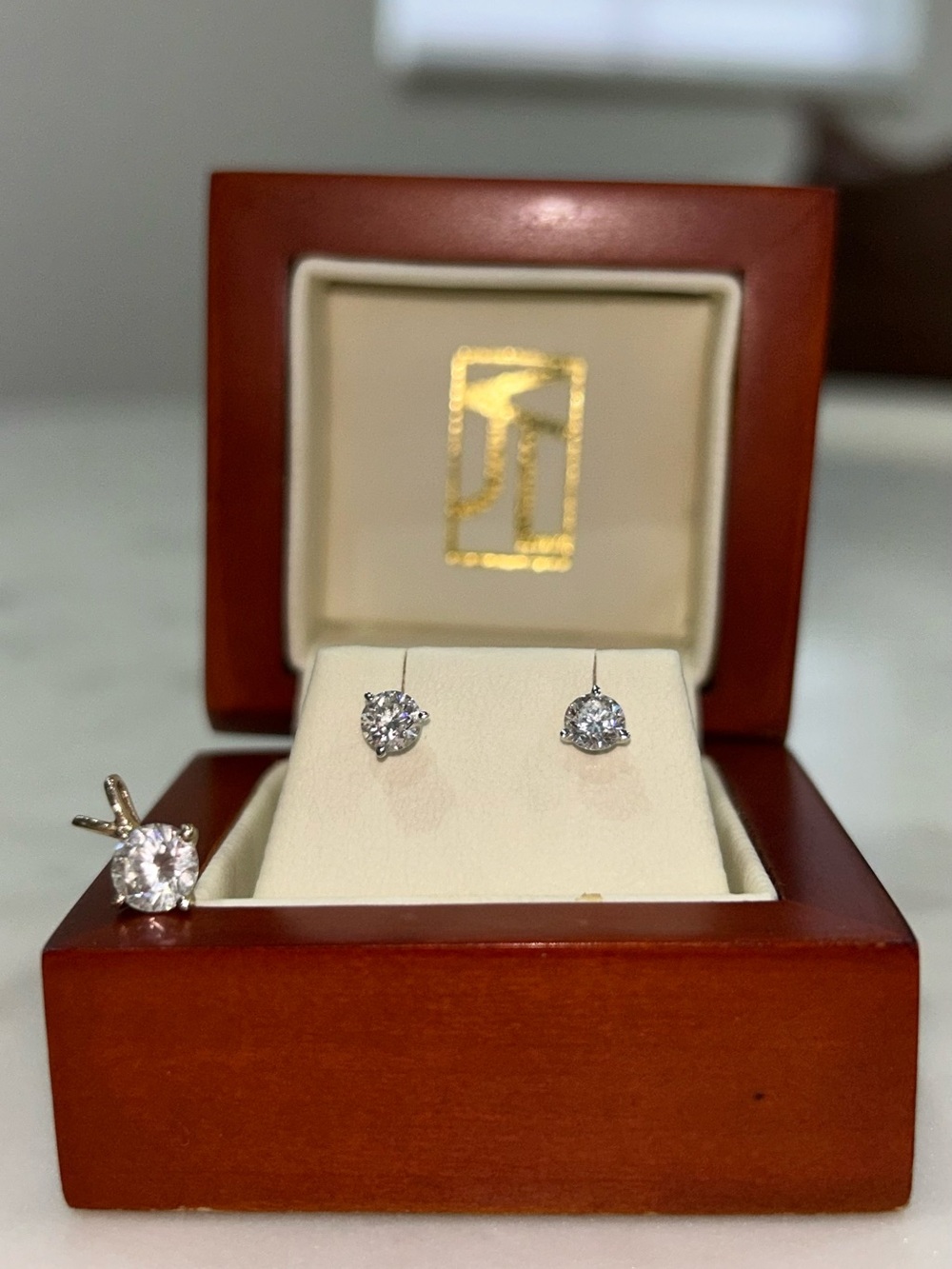 Sparkling White Stud Earrings and Pendant - Unbranded